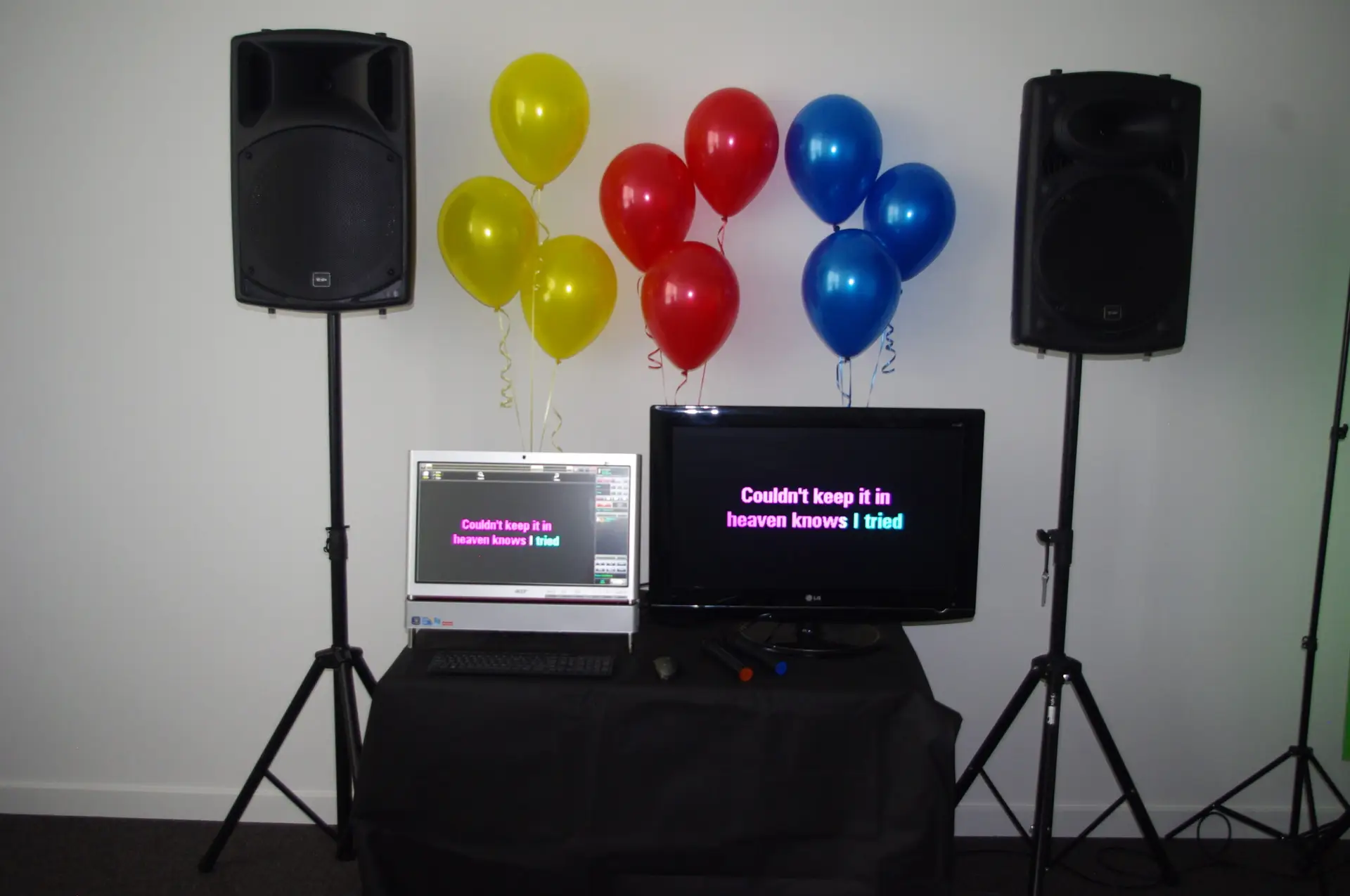 Gold Karaoke with screen devon